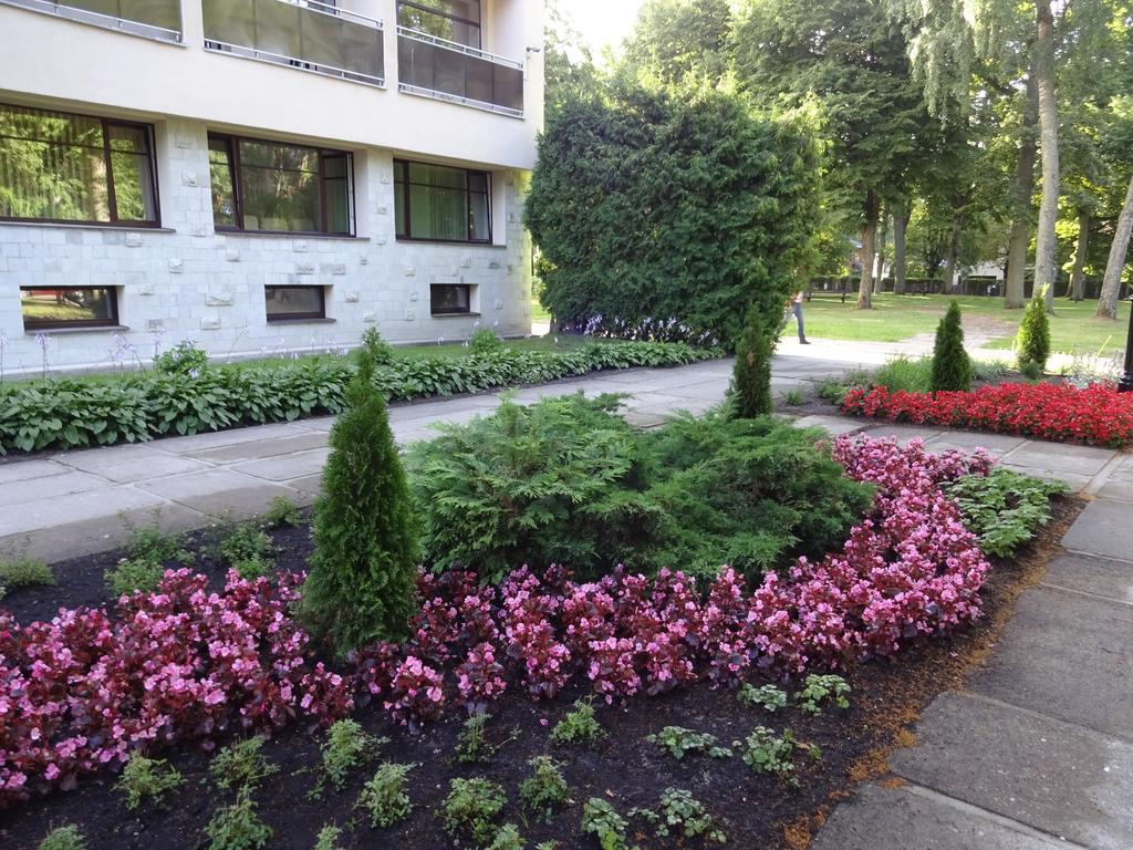 Resort - Rehabilitation Center Sanatorium Belorusija Jurmala Exterior photo